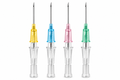 Catéter intravenoso 18G verde, 20G rosado, 22G azul y 24G amarillo
